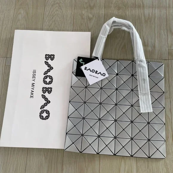 Baobao Issey Miyake Grey Prism Lightweight Shoulder Tote Bag - Picture 7 of 8